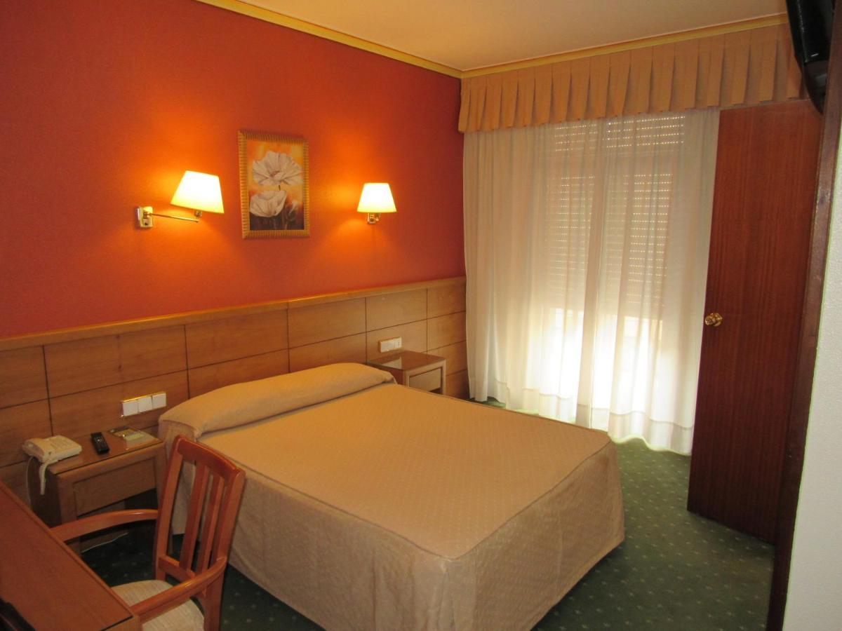 Hotel Virgen Del Camino 3*